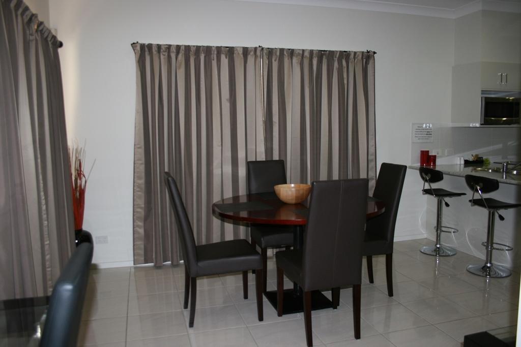 Noah'S Mid City Motor Inn Muswellbrook Oda fotoğraf
