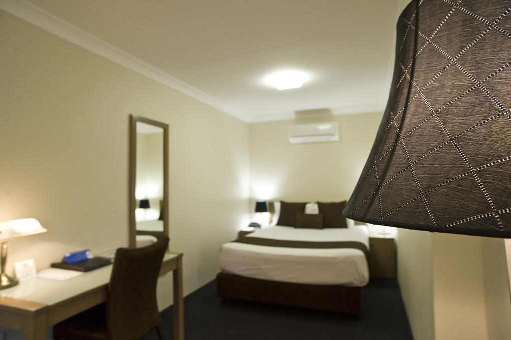 Noah'S Mid City Motor Inn Muswellbrook Oda fotoğraf